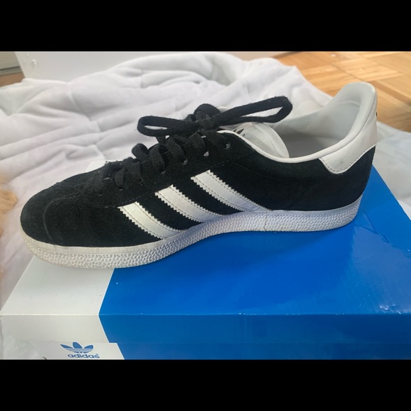 Adidas Gazelle Sneakers - Picture 2 of 5